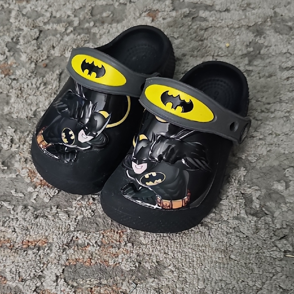 CROCS Kids Batman Slippers - Black and Yellow Sz 7